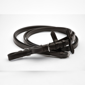 Riendas de cuero inglés hechas a mano de primera calidad Equipo de equitación de calidad personalizada con cola plana dividida y fuente manual de rienda - Product Image 1