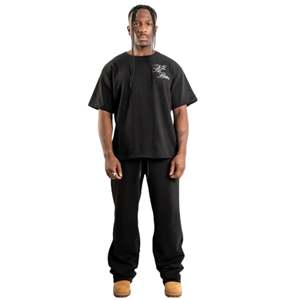 T-shirt noir surdimensionné pour homme, 280 GSM, coton biologique, épaules tombantes, streetwear, avec logo signature sur la poitrine - Product Image 6