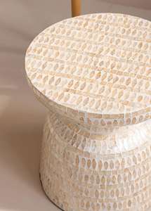 Mesa Auxiliar de Nácar, Muebles Atemporales de Nácar, Mesa Decorativa con Incrustaciones de Concha Meticulosamente Elaborada para un Estilo Interior de Lujo - Product Image 6