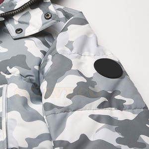 High Street Style Cómoda chaqueta Parka con capucha Ropa de moda más vendida para uso en invierno al aire libre con patrón de letras - Product Image 3