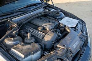 BMW 330i ZHP Sedán 2005 Usado, Sin Reserva, Transmisión Manual de 6 Velocidades, Paquete de Rendimiento ZHP, Mayormente Usado en Clima Cálido - Product Image 6