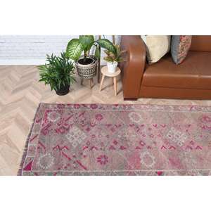 Tapis turc vintage 2,7x11,7 pi (83x357 cm), tapis oriental rose - Product Image 1
