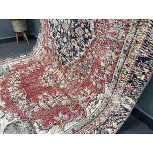 Alfombra Turca Vintage de 5.3x8.9 pies (163x270 cm), Alfombra Roja con Puntos Azules - Product Image 3