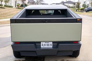 Tesla Cybertruck 2025 Usado Premium de Largo Alcance con 350 Millas de Autonomía - Product Image 4