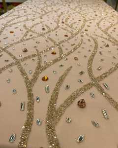 Tissu en dentelle à broderies artisanales avec des paillettes, des strass, des perles et des pierres pour robe de mariée, robe de soirée, vêtements de mode - Product Image 2