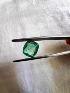 Émeraude naturelle du Zambie, pierre précieuse en vrac, 3,55 carats, taille ovale, pierre Panna, vente en gros - Product Image 1