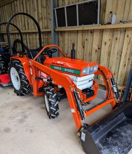 Tractor agrícola Kubota de 90HP, diésel, 4x4, equipo agrícola de alta resistencia con cargador frontal en venta - Product Image 2