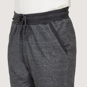 Vente en gros de shorts de coupe régulière en fil à chaîne 100% coton de haute qualité pour hommes, gris foncé avec fermeture à cordon brodé 3D - Product Image 2