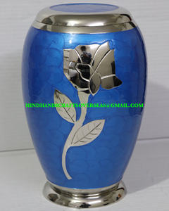 Urne de crémation en laiton gravée à la main en rose argentée pour les cendres de restes humains Urne commémorative pour les cendres funéraires Fabricant et exportateur - Product Image 6