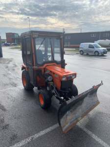 Tractor de Ruedas Kubota B7100 de 35HP para Granjas, Tractor de Arrastre con Componentes Principales: Motor, Bomba de Engranajes, Caja de Cambios - Product Image 3