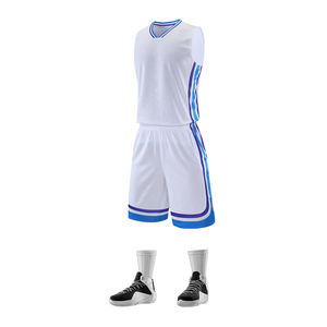 Ensemble d'uniformes de basketball sur mesure grande taille, respirant, séchage rapide, antibactérien, 100 % polyester, vêtements de sport, couleurs et logos personnalisés - Product Image 4