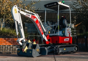Used Ta.keu.chi TB235 Mini Excavator 1.2 Ton With Digging <b>Bucket</b> 0.12m³ Capacity Red And <b>White</b> Color For Sale - Product Image 6