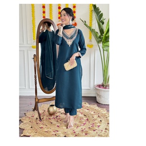 กางเกงผ้า kurti แบบดั้งเดิมที่ดีที่สุดผ้าใยสังเคราะห์ที่มี dupatta สำหรับงานปักลายแฟนซีขอบ - Product Image 1