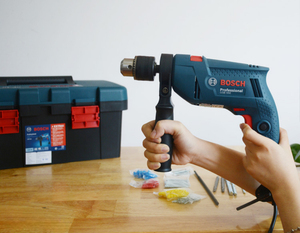 Kit perceuse à percussion Freedom Kit GSB 550 watts, perceuse à percussion robuste et compacte de 550 watts avec une boîte de transport flexible - Product Image 2