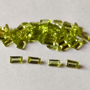 Piedra preciosa de peridoto natural 1,5x3mm Baguette Taper Piedras de peridoto facetadas sueltas Venta al por mayor Lote de gemas de corte esmeralda verde - Product Image 5