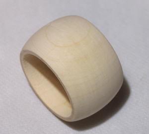 Rond de serviette en bois crème Accessoire de décoration de table élégant pour la maison, le mariage et la fête Design naturel et intemporel élégant - Product Image 4