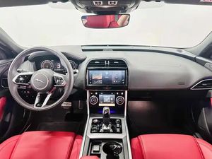 Nuevo Jaguar XEL 2.0T 250PS 8AT de Alto Rendimiento 2024 - Product Image 3