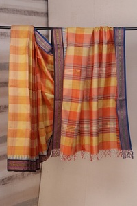 ผ้าไหมคอตตอนลายตารางหลากสี |   ขอบตัดกันแบบคอนทราสต์ |   ชุดประจำชาติอินเดียแบบดั้งเดิม |   งานแต่งงานสไตล์งานรื่นเริงแบบสวมส่าหรี - Product Image 3