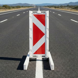 Barrière de sécurité rétractable pliable 55 x 110 cm en PE et caoutchouc, poteau de signalisation routière pour usage routier - Product Image 1