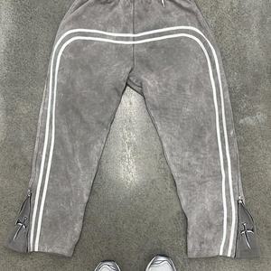 Pantalon de sport respirant personnalisé pour hommes, idéal pour le roller et le hockey, avec service de sublimation OEM disponible - Product Image 4