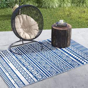 Tapis d'extérieur Outsunny 182x274 cm pliable et réversible, en polypropylène bleu et blanc - Product Image 2