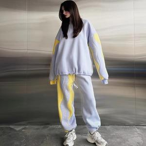 Ensemble de sweatshirts pour femmes en molleton de coton à blocs de couleurs lourds personnalisés Ensemble de pantalons de survêtement brodés et de sweat à capuche pour femmes - Product Image 4