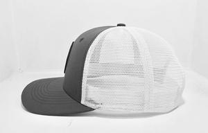 หมวกตาข่ายสีขาวมีโครงสร้างเป็นโลโก้ตามสั่งสไตล์ที่สะดวกสบายผลิตจากโรงงานในเวียดนาม - Product Image 3