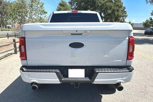 F o r d F-150 XLT 4x4 SuperCrew Black Ops Package, 5.0-Liter V8, 4WD, modèle 2022, d'occasion - Product Image 5