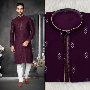 Vêtements ethniques traditionnels indiens et pakistanais pour hommes de qualité supérieure en coton lourd avec broderie en jacquard en rayonne pour les fêtes Kurta - Product Image 4