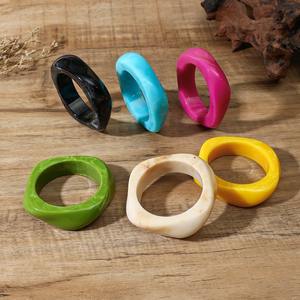 Bracelet rond en résine acrylique colorée, fait main, modèle artisanal, pour femmes - Product Image 2