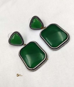 Pendientes Réplica Plateados con Piedra Monalisa para Niñas, Ideales para Fiestas y Regalos - Product Image 1