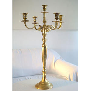 Nouvelle conception exclusive candélabre 5 bras métal aluminium bougeoir brillant or fini meilleur prix de gros pour la déco de mariage - Product Image 1