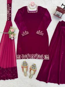 Costume en velours royal brodé avec pantalon Sharara et dupatta pour mariage d'hiver, tenue de soirée et mode ethnique haut de gamme - Product Image 5
