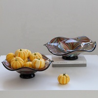 Bixuan Multicolor Swirl Stripe Mondgeblazen Glazen Schaal met Voet, Twee Maten, Zwarte Rand, Fruitplateau, Tafeldecoratie