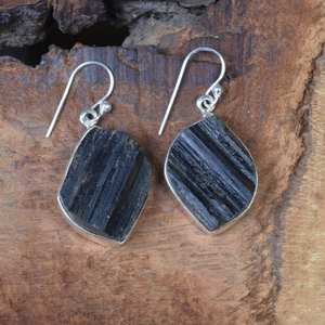 ต่างหูพลอยทัวร์มาลีนสีดำธรรมชาติแบบหยาบอัญมณี925เงินชุบทองแฮนด์เมดของขวัญคริสต์มาส - Product Image 3