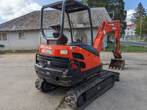 Miniexcavadora Kubota U27-4 KX71 de 2.7 Toneladas, Giro Cero, Diésel, Compacta, con Sistema Hidráulico Auxiliar - Product Image 3