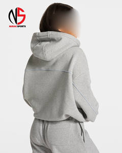 Conjunto Deportivo de Dos Piezas para Mujer, Color Gris Claro con Ribete, Talla Grande, Personalizable, Transpirable, Ropa Deportiva y Activa, Chándal para Mujer - Product Image 3