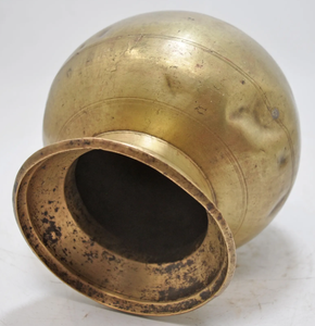 Maceta de agua pulida de oro Lota de latón de Calidad exclusiva con diseño fabuloso, macetas y macetas con forma de tamaño personalizado a la venta - Product Image 3