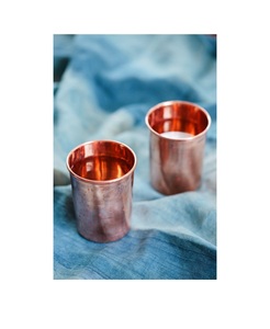 Vaso de cobre puro hecho a mano con antigüedad diseñado para los beneficios de la salud Ayurvédica y el almacenamiento tradicional de agua - Product Image 4