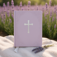 Diario de Oración LABON Lavender con Cubierta de PU Suave con Cruz Plateada en Relieve y Cinta de Encaje, Elegante Libro Devocional para Cristianos