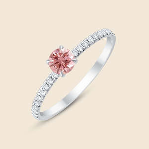 Bague en or massif 14 carats avec micro-diamant rond de laboratoire de 0,3 carat F-VS, idéale pour le quotidien et les occasions spéciales - Product Image 1