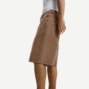 Fabricante de ropa de calle Pantalones cortos de mezclilla desgastados con pintura ajustada para hombre - Product Image 2