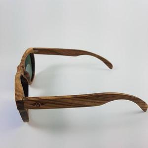 Wooden <b>Polarized</b> <b>Sunglasses</b> with Customizable Lenses & Case Style Hydrophobic Coating Lightweight Design - Product Image 2
