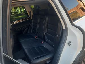 Volkswagen Touareg TDI Lux 2016 Impecable - Product Image 2