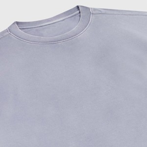Sweat-shirt ras du cou doux et durable de qualité supérieure teint avec imprimé brodé pour un usage quotidien et une superposition hivernale - Product Image 2