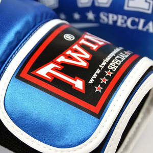 Gants de boxe en cuir de vachette imprimés personnalisés de haute qualité, style nouveau, imperméables, antidérapants, avec sangle de poignet réglable pour les arts martiaux - Product Image 5