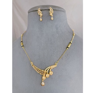 Elegante cadena chapada en oro de una sola capa Mangalsutra con pendientes, aspecto perfecto para boda y colección de uso diario para mujer - Product Image 1