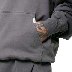 Time Flies Sweat à capuche OTH surdimensionné gris en molleton de coton épais Coupe décontractée Streetwear Capuche à double doublure Vêtements de luxe modernes - Product Image 4