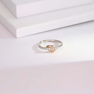 Bague de mariage pour femme en platine plaqué rhodium avec zircon et perle Lustre Petal - Product Image 1