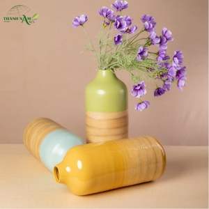 Vase en bambou enroulé bicolore, accent moderne et naturel, écologique et durable, décoration de table - Product Image 1